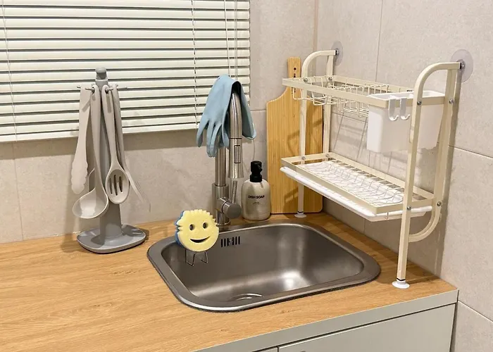 アパート 3-minute Walk To Seowon Station, 2 Rooms, 10 Minutes To Sillim Station, 25 Minutes To Hongik Station & Gangnam Station, 30 Minutes To Yongsan Station