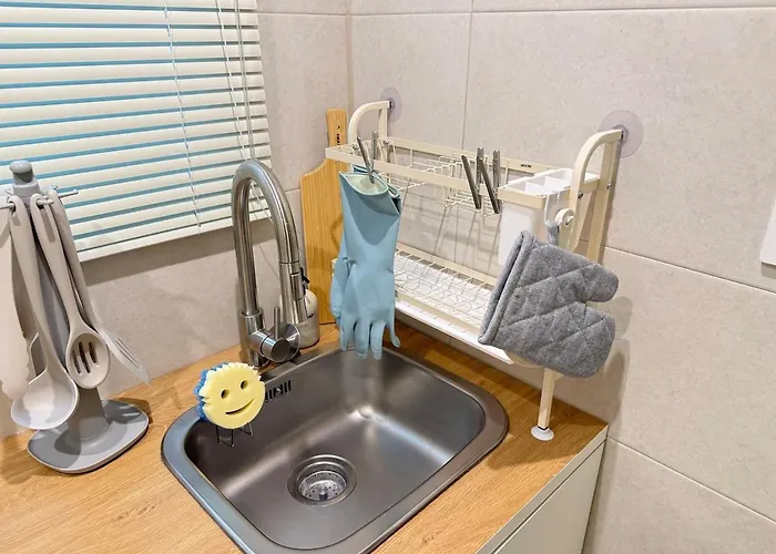 3-minute Walk To Seowon Station, 2 Rooms, 10 Minutes To Sillim Station, 25 Minutes To Hongik Station & Gangnam Station, 30 Minutes To Yongsan Station *