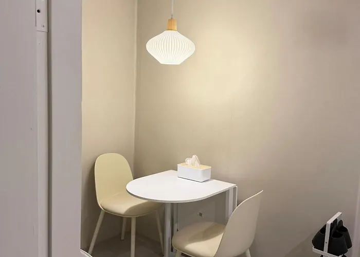 3-minute Walk To Seowon Station, 2 Rooms, 10 Minutes To Sillim Station, 25 Minutes To Hongik Station & Gangnam Station, 30 Minutes To Yongsan Station アパート