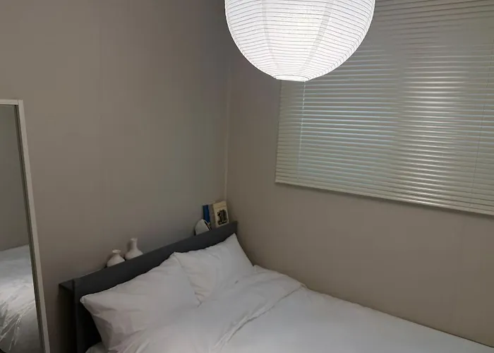 3-minute Walk To Seowon Station, 2 Rooms, 10 Minutes To Sillim Station, 25 Minutes To Hongik Station & Gangnam Station, 30 Minutes To Yongsan Station ソウル特別市