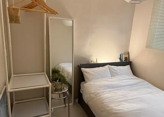 アパート 3-minute Walk To Seowon Station, 2 Rooms, 10 Minutes To Sillim Station, 25 Minutes To Hongik Station & Gangnam Station, 30 Minutes To Yongsan Station