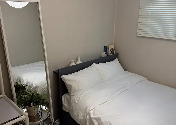 3-minute Walk To Seowon Station, 2 Rooms, 10 Minutes To Sillim Station, 25 Minutes To Hongik Station & Gangnam Station, 30 Minutes To Yongsan Station アパート *