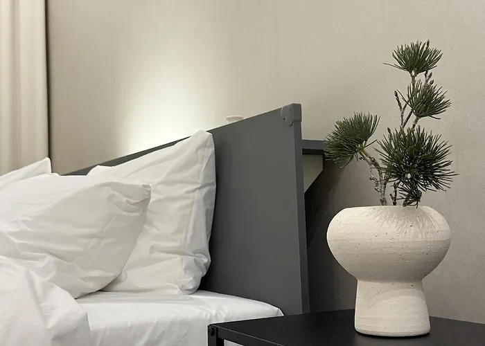 3-minute Walk To Seowon Station, 2 Rooms, 10 Minutes To Sillim Station, 25 Minutes To Hongik Station & Gangnam Station, 30 Minutes To Yongsan Station アパート