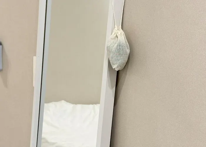 3-minute Walk To Seowon Station, 2 Rooms, 10 Minutes To Sillim Station, 25 Minutes To Hongik Station & Gangnam Station, 30 Minutes To Yongsan Station * ソウル特別市