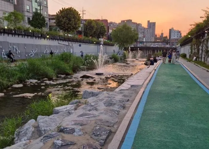 3-minute Walk To Seowon Station, 2 Rooms, 10 Minutes To Sillim Station, 25 Minutes To Hongik Station & Gangnam Station, 30 Minutes To Yongsan Station *
