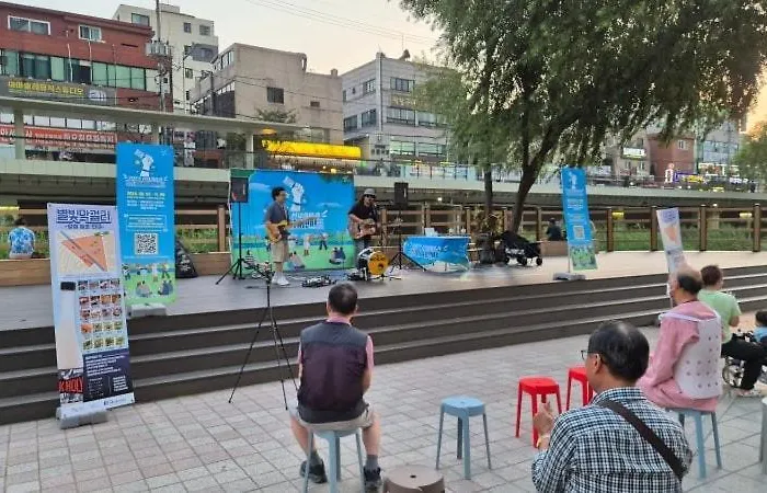 アパート 3-minute Walk To Seowon Station, 2 Rooms, 10 Minutes To Sillim Station, 25 Minutes To Hongik Station & Gangnam Station, 30 Minutes To Yongsan Station