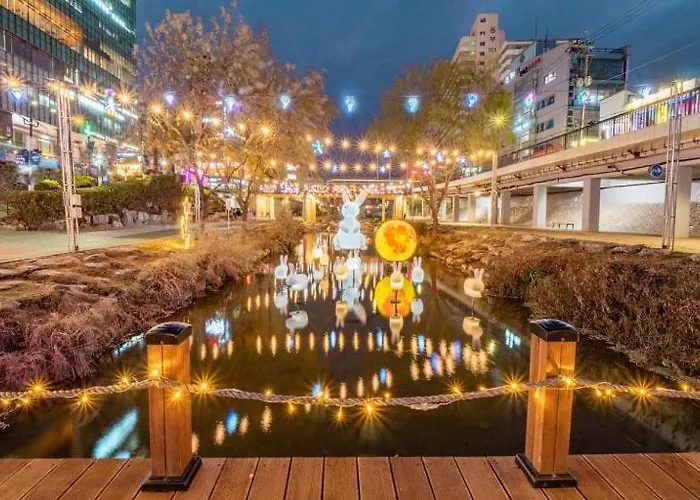 アパート 3-minute Walk To Seowon Station, 2 Rooms, 10 Minutes To Sillim Station, 25 Minutes To Hongik Station & Gangnam Station, 30 Minutes To Yongsan Station ソウル特別市