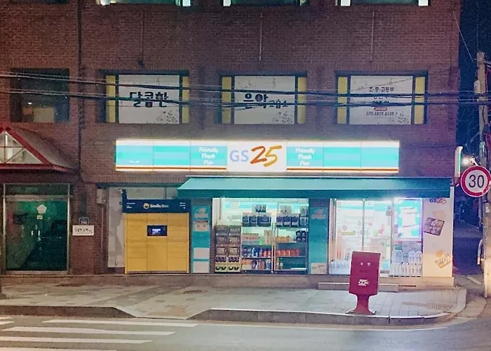 3-minute Walk To Seowon Station, 2 Rooms, 10 Minutes To Sillim Station, 25 Minutes To Hongik Station & Gangnam Station, 30 Minutes To Yongsan Station