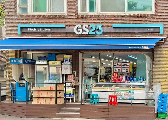 3-minute Walk To Seowon Station, 2 Rooms, 10 Minutes To Sillim Station, 25 Minutes To Hongik Station & Gangnam Station, 30 Minutes To Yongsan Station * ソウル特別市