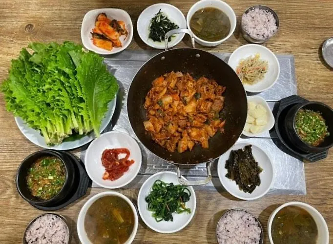 アパート 3-minute Walk To Seowon Station, 2 Rooms, 10 Minutes To Sillim Station, 25 Minutes To Hongik Station & Gangnam Station, 30 Minutes To Yongsan Station ソウル特別市
